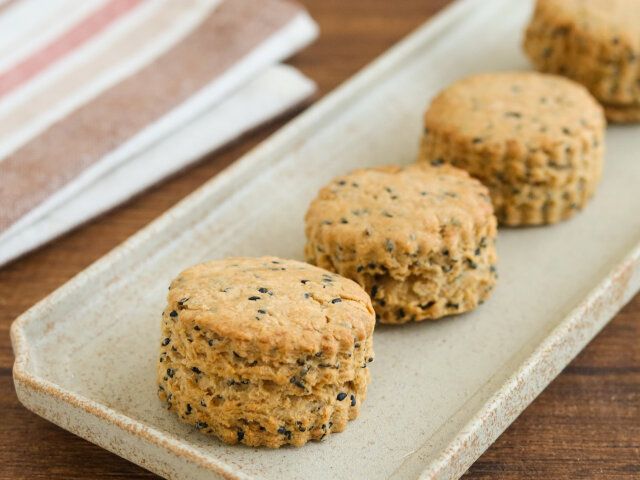 黒ごまきなこスコーン2