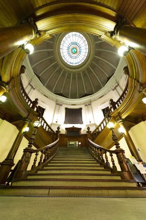 大阪府立中之島図書館