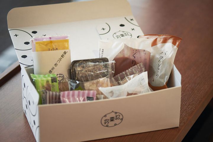 お土産選びに迷ったらこちらがおすすめ！焼菓子が11種類詰め合わせになった「AZUMINOセット」大3,000円