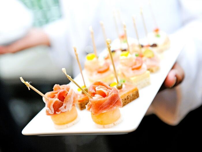 「ビュッフェ」と「バイキング」の違い。正しく言えたら天才！？【大人のたしなみ】 