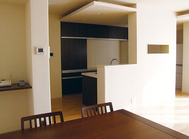 ルールを徹底させたら、食事の楽しさが全然違う！ (C)ゆるりまい／KADOKAWA