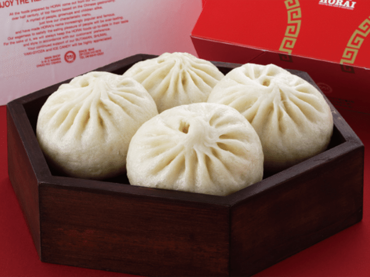 年末年始に帰省をする際、何を手土産に持って帰ればいいのか悩みどころ。そこで、今回は独自に制作した「帰省時の手土産にしたい大阪府のお土産」ランキングを紹介。どの商品が人気を集めたのでしょうか？（サムネイル画像出典：551蓬莱オンラインショップ）