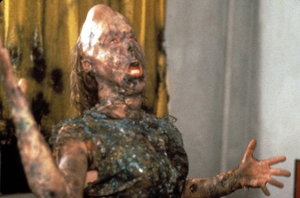 【写真を見る】1980年代、B級ホラー界に旋風を巻き起こした『悪魔の毒々モンスター』リブート版が公開 [c]Troma Films/Courtesy Everett Collection.