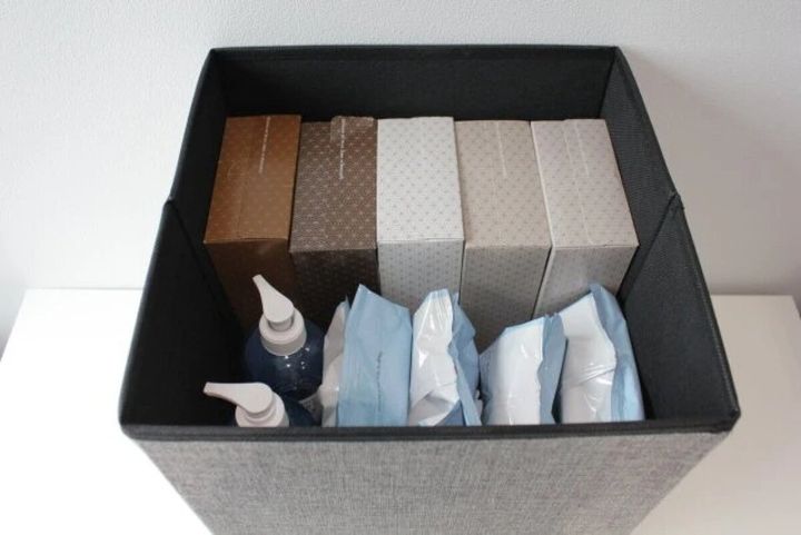 ダイソーの椅子になる収納スツールはたっぷり収納できる