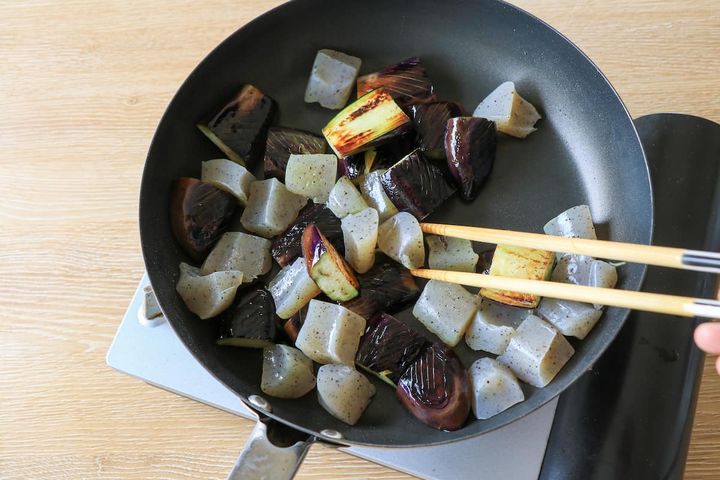 なすとこんにゃくの甘辛煮