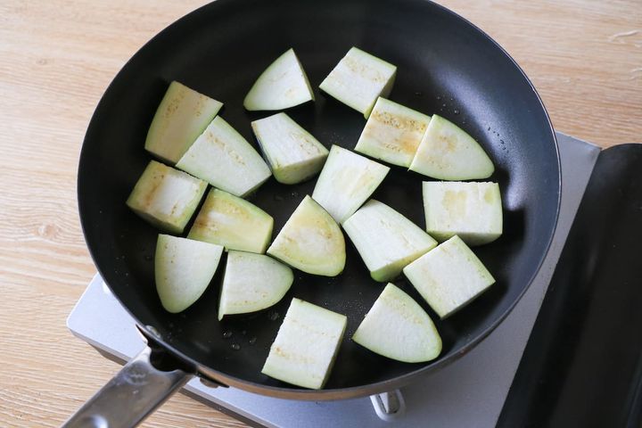 なすとこんにゃくの甘辛煮