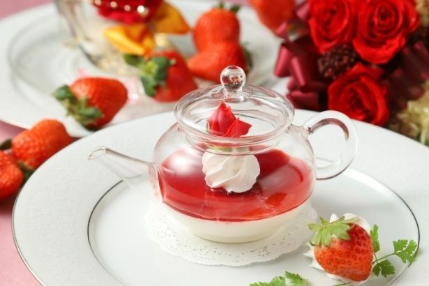 「ポットのやさしい苺ブランマンジェ」(1200円)