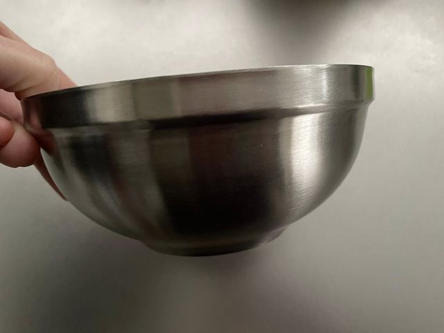 ダイソー ステンレス茶碗 シンプルなデザイン