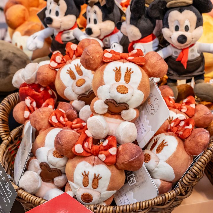 Nuiパン／チェーンストラップマスコット／キャラクターパン（すわり）／ミニーマウス(バレンタインver.）