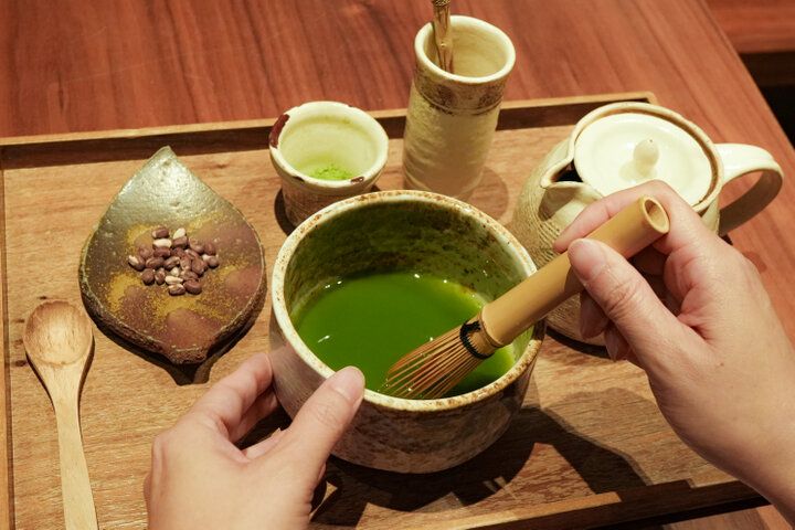 挽きたて茶や緑茶ぜんざいが味わえる、天神橋筋商店街の日本茶カフェ「CAFE大阪茶会」