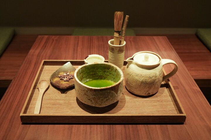 挽きたて茶や緑茶ぜんざいが味わえる、天神橋筋商店街の日本茶カフェ「CAFE大阪茶会」