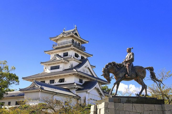 愛媛県今治城の藤堂高虎銅像