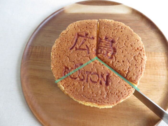 ホールケーキを目分量でぴったり「3等分」にカットする驚きの裏ワザ！覚えておいてソンなし♪