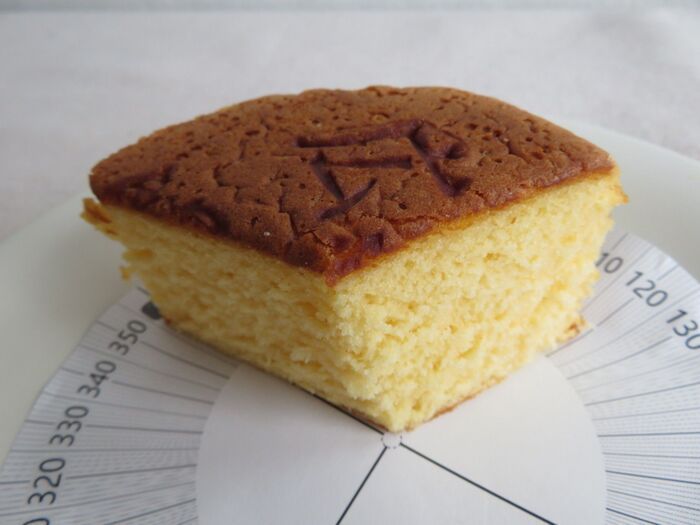 ホールケーキを目分量でぴったり「3等分」にカットする驚きの裏ワザ！覚えておいてソンなし♪