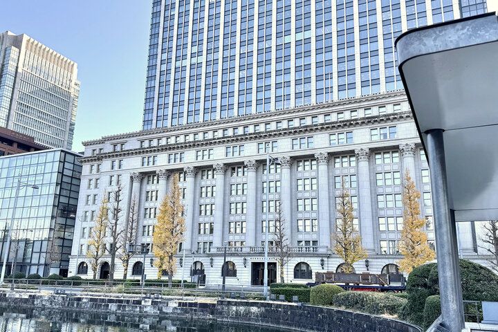 東京駅近くの名建築へ♪重要文化財・明治生命館がカフェを併設してリニューアルオープン「明治安田CAFE 丸の内」