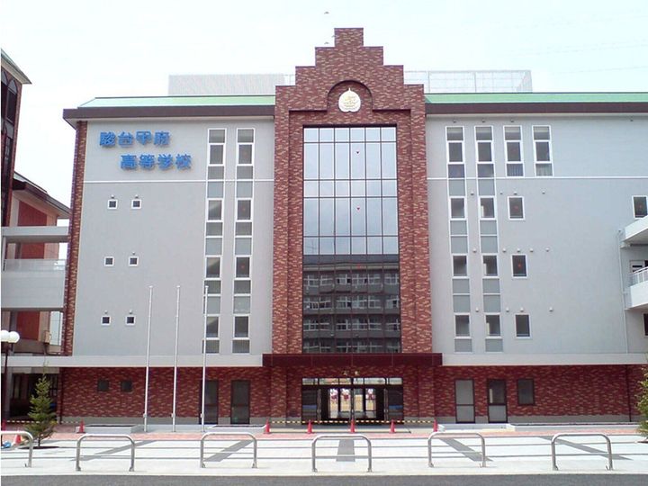 All About ニュース編集部は、全国10～70代の男女197人を対象に「私立進学校」に関する独自のアンケート調査を実施。文武両道だと思う「山梨県の私立進学校」で1位に選ばれたのは？（サムネイル画像出典：駿台甲府高等学校公式Webページ）