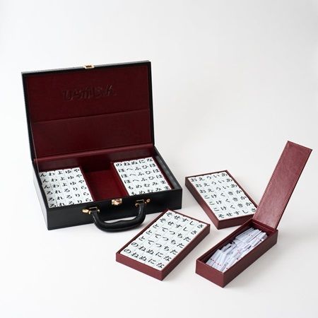 言葉×麻雀のボードゲーム「ひらがじゃん」シリーズ最新作が登場。自動雀卓で使用可能な「プロ版」