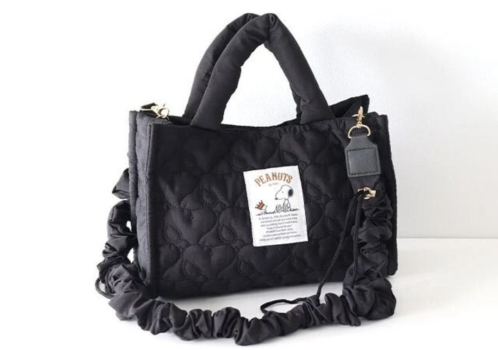 SNOOPY 2WAY QUILTING BAG スヌーピーがいっぱい！ 軽量キルティングバッグ BOOK