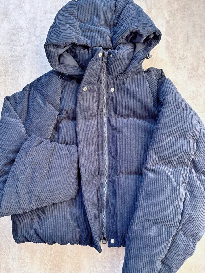 GUウォームパデッドコーデュロイブルゾン 2025モデル ボタン部分