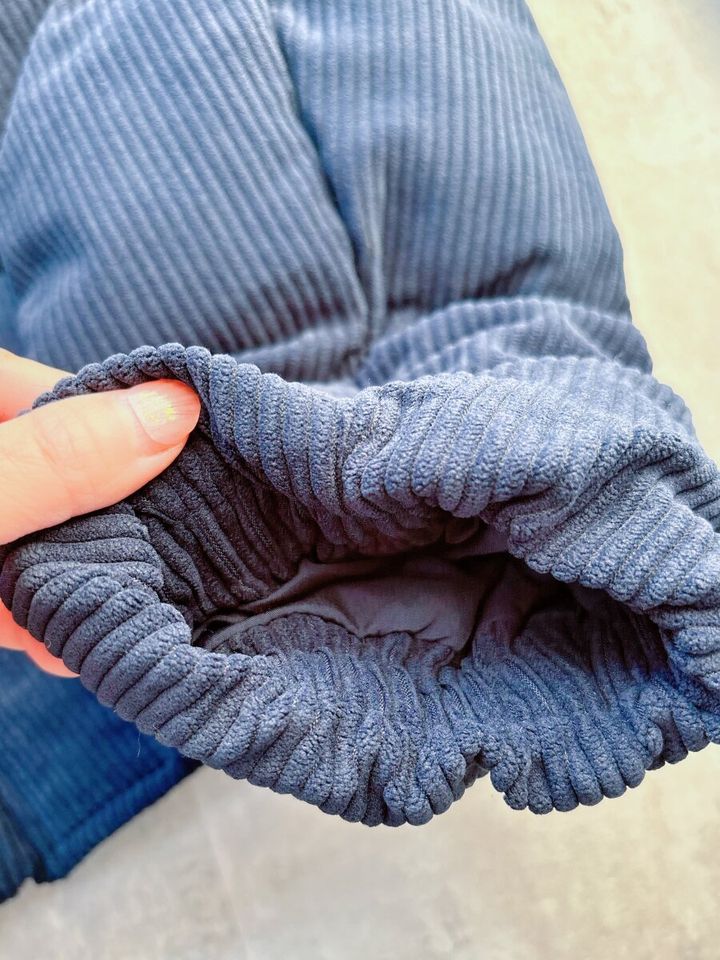 GUウォームパデッドコーデュロイブルゾン 2025モデル 袖部分