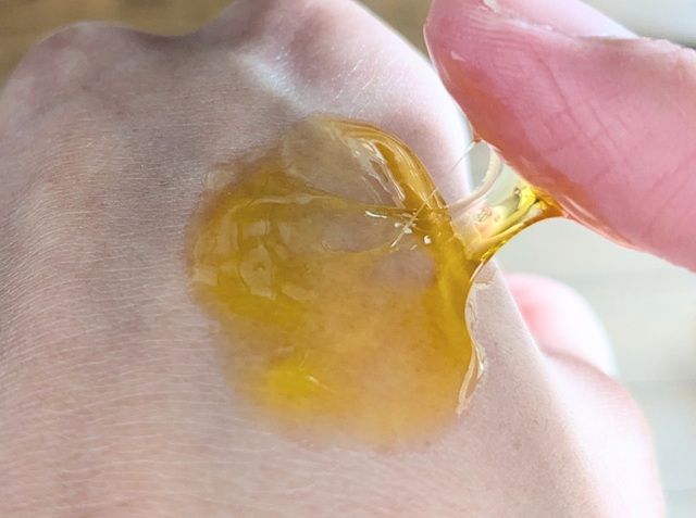 HARIAS ホットクレンジングジェルのテクスチャの写真