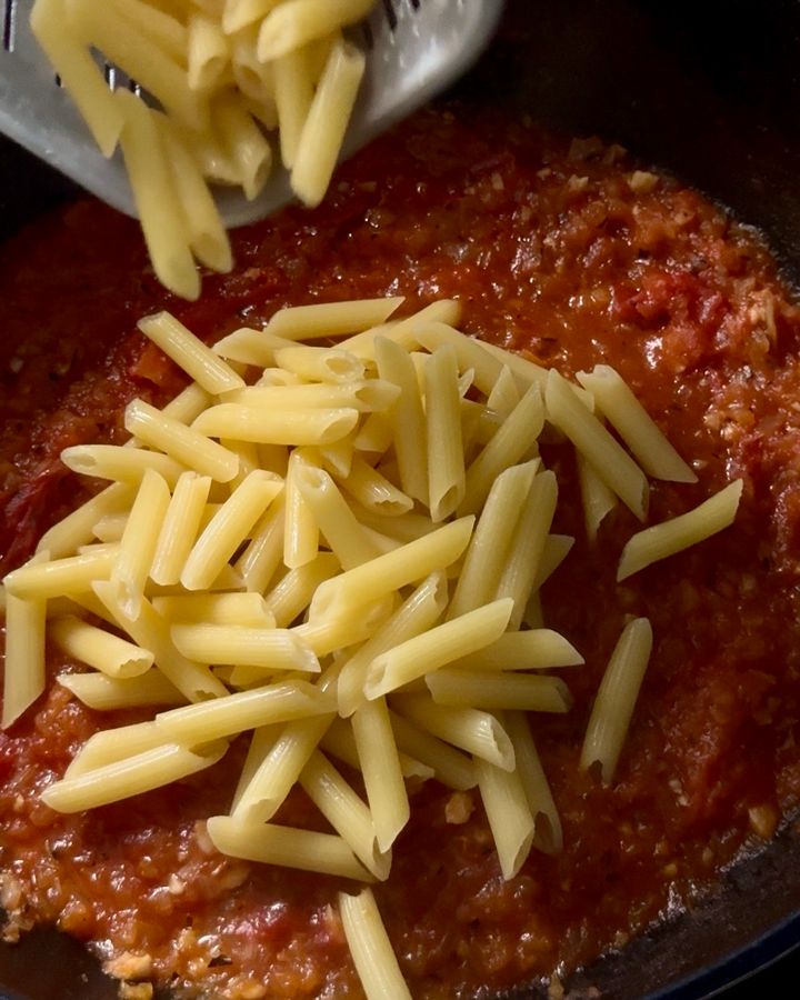 ペンネを加える