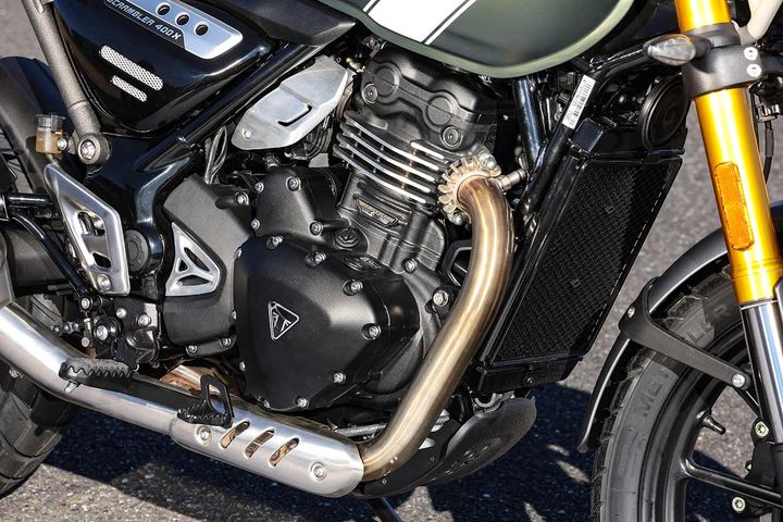 【サーキットでも楽しめるKTM、パルス感が心地よいトライアンフ】スポーツバイクのエンジンとして熟成を重ねているKTM。対して、トライアンフは低中速でのトルクが楽しいテイスト系のエンジンで、レブリミッターの介入も早い