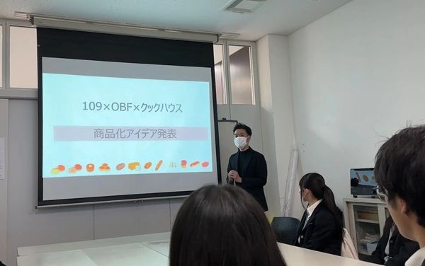 「ハヤシライスパン(ライスは入っていません)」関西で発売！地域の高校生と考案