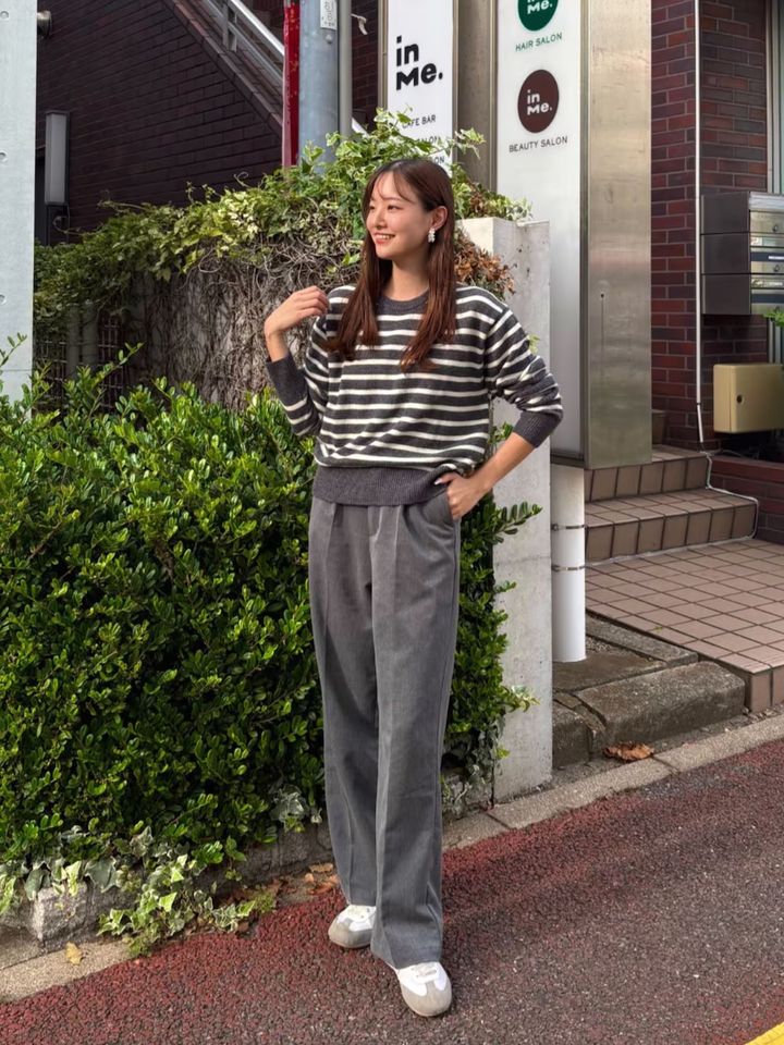 ボーダーニットをワントーンで今年らしく