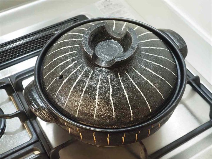 鶏団子と白菜の白湯風鍋