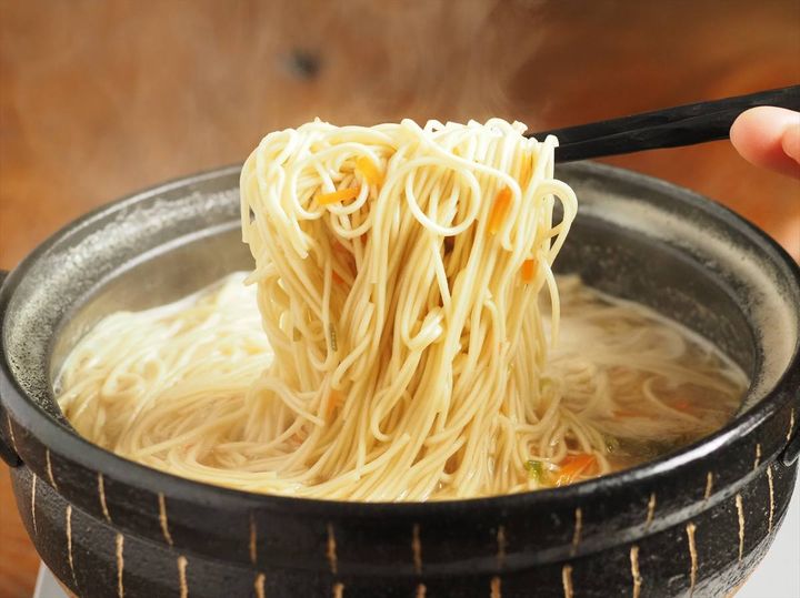 鶏団子と白菜の白湯風鍋