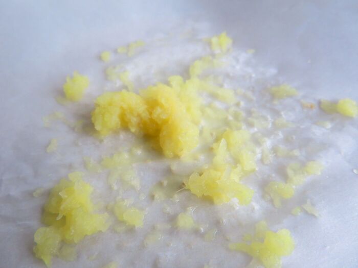 余った『クッキングシート』の使い道4選！「まさかこんな活用法があったとは…」家事がラクになる裏ワザ♡