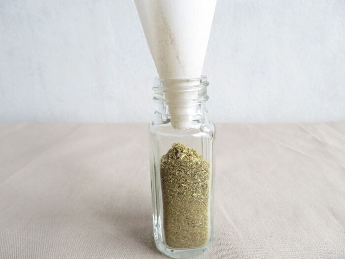 余った『クッキングシート』の使い道4選！「まさかこんな活用法があったとは…」家事がラクになる裏ワザ♡