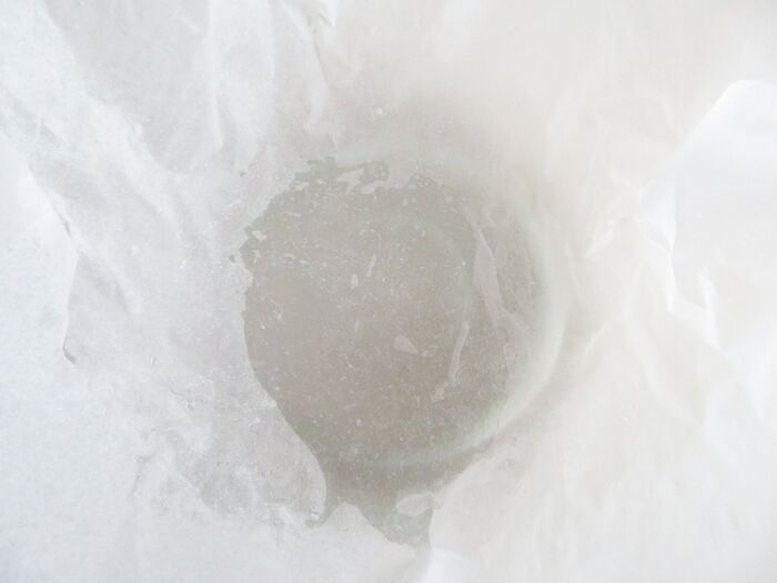 余った『クッキングシート』の使い道4選！「まさかこんな活用法があったとは…」家事がラクになる裏ワザ♡