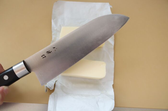 バターを“スパッ”と切る裏ワザが天才すぎた！包丁にくっつかない♡便利な小分け保存テクも必見