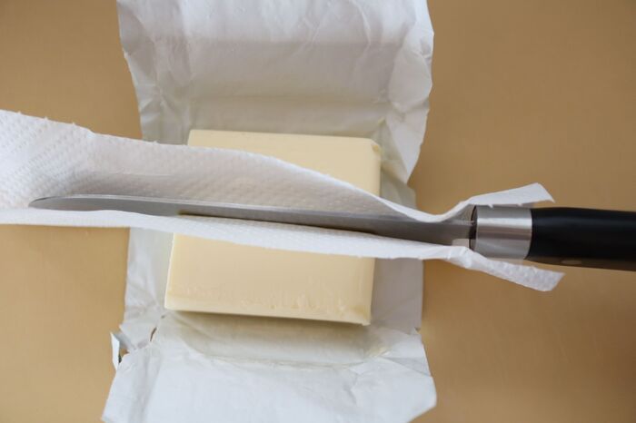 バターを“スパッ”と切る裏ワザが天才すぎた！包丁にくっつかない♡便利な小分け保存テクも必見
