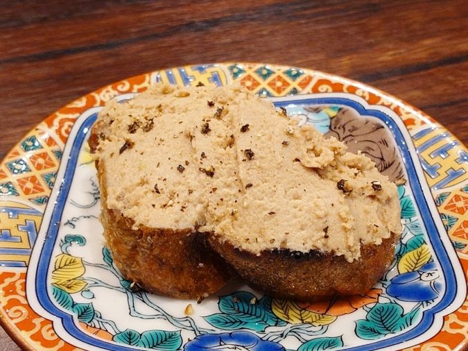 大衆炉端 こめろまん。博多駅総本店 とりの生レバパテ①