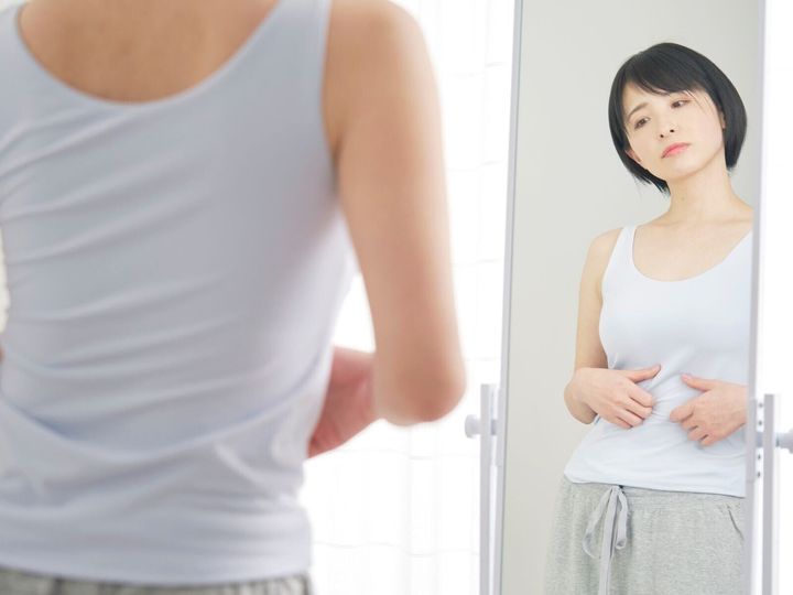 【管理栄養士が回答】冬は太りやすいイメージがありますが、実は基礎代謝が上がりやすく「やせやすい季節」でもあります。お正月太りを効率的に解消したい人に向けて、気温の変化を味方につけ、健康的に体重を戻すコツをご紹介します。（※画像：Shutterstock.com）