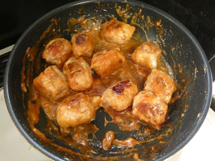 パクパク食べられる「肉巻きモッツァレラチーズのケチャマヨ炒め」