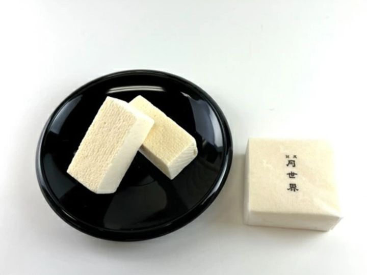 All About ニュース編集部が全国250人を対象に実施した「職場で配りたいお土産」に関するアンケートの調査結果から、「職場で配りたい富山県のお土産」ランキングを発表！ 2位「月世界（月世界本舗）」を抑えた1位は？（サムネイル画像出典：楽天）