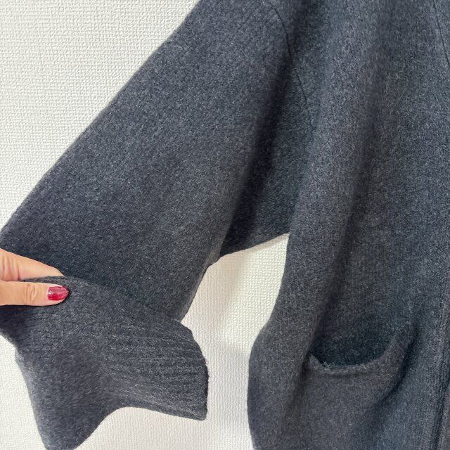 GUパフニットVネックカーディガンのポケット部分