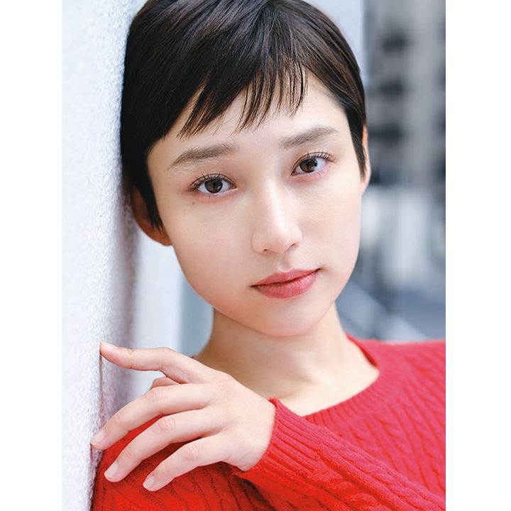 【白本彩奈（しらもと・あやな）】ロシア語、英語も堪能！ ポッキーのCMに出演中