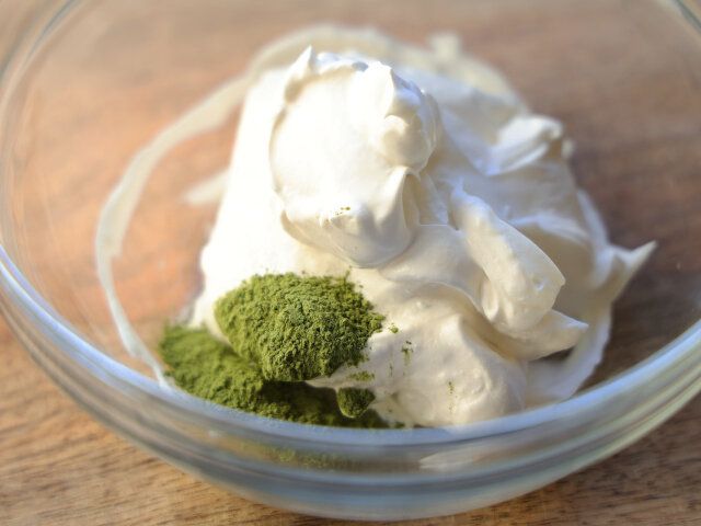 材料Aを合わせて泡立てる