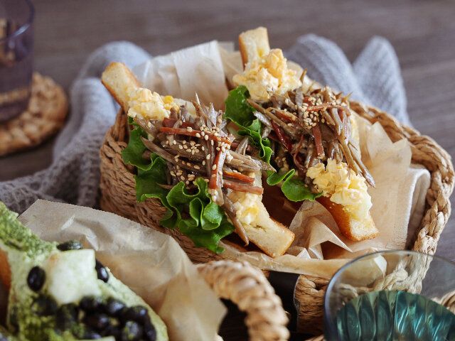 きんぴらと卵サラダの揚げサンド