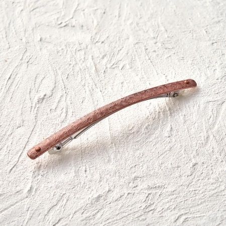 京都の伝統技「錺金具」から生まれた銅製バレッタ発売。4つの表情で気分をデザイン