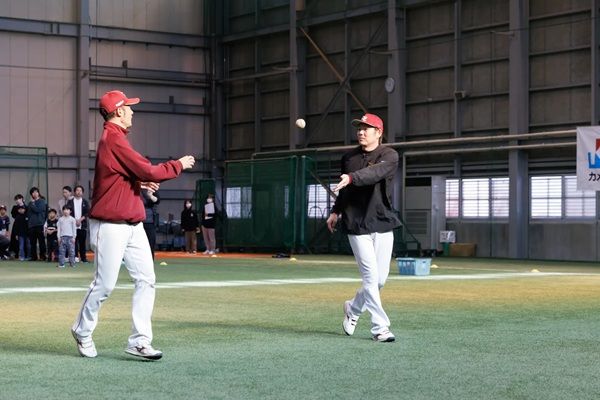 【宮城県仙台市】「カメイ親子ふれあい楽天イーグルス野球教室」開催！20組40名の親子が参加