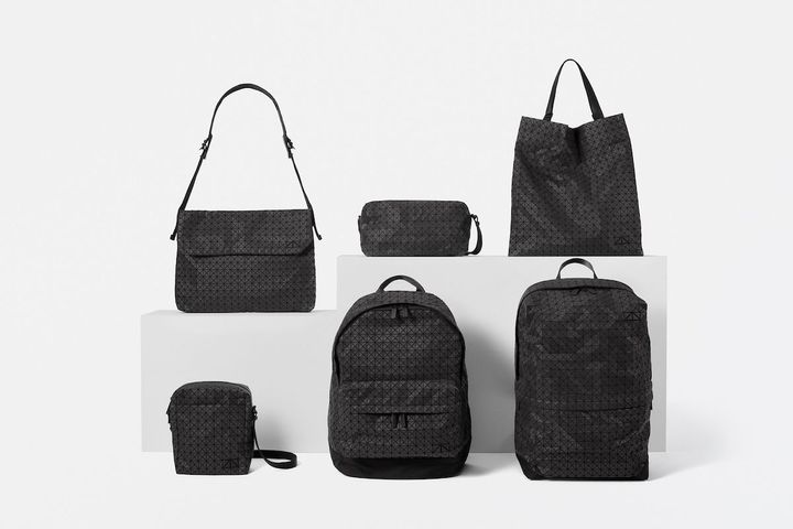 〈上段左から〉フロッギー ￥80,300 サドル バッグ ￥53,900 カート ￥66,000 〈下段左から〉ボイジャー ￥49,500 デイパック ￥74,800 ライナー ￥96,800