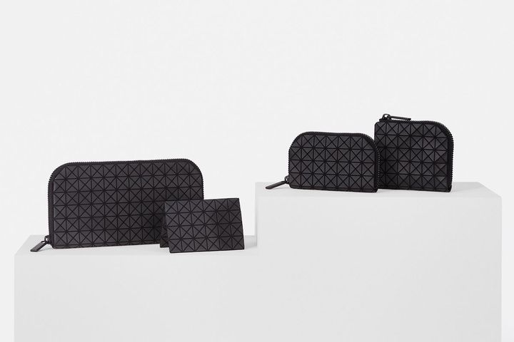 〈左から順に〉バウンド ￥49,500 オイスター ￥13,200 フラグメント ￥33,000 クラム ウォレット ￥30,800