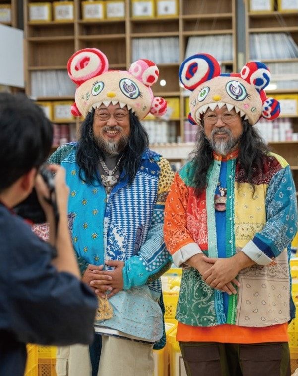 アーティスト・村上隆と、“弟”・村上隆二（ロバート秋山）によるコラボレーションユニット・MM Bro.（エムエムブラザーズ）