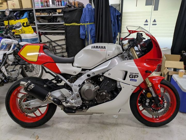 ワイズギア発・アクラポビッチフルエキ装着レポ！XSR900GPがよりレーシーに進化